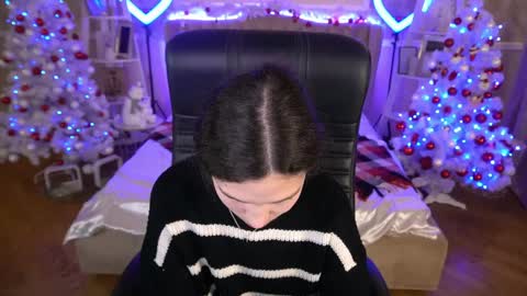 Snapshot of babyflowerr chatting on December 27, 7:57 pm Sasha online show from December 27, 7:57 pm