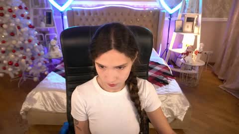 Snapshot of babyflowerr chatting on December 4, 7:56 pm Sasha online show from December 4, 7:56 pm