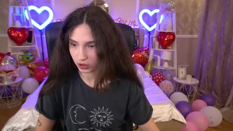 Snapshot of babyflowerr chatting on February 17, 8:06 pm Sasha online show from February 17, 8:06 pm
