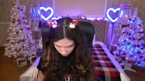 Snapshot of babyflowerr chatting on December 25, 8:07 pm Sasha online show from December 25, 8:07 pm