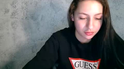 Snapshot of babyfoxie18 chatting on September 13, 2:03 pm Roxie online show from September 13, 2:03 pm