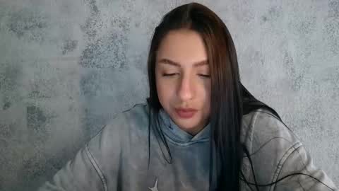 Snapshot of babyfoxie18 chatting on September 17, 11:08 am Roxie online show from September 17, 11:08 am