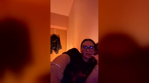 lola online show from April 27, 9:56 pm