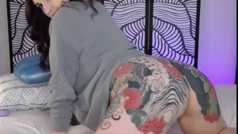 Snapshot of backtatava chatting on February 5, 2:08 am Ava online show from February 5, 2:08 am