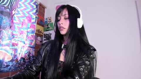 Bratty Lanita - independent online show from April 20, 7:39 pm