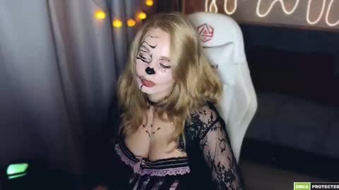 Lin online show from October 30, 3:24 pm