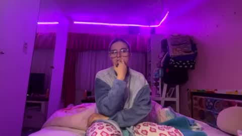 baddieprettypussy online show from June 26, 9:05 pm
