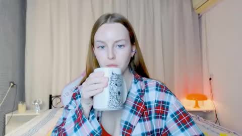 Snapshot of bae_cake__ chatting on October 19, 5:37 pm Alice online show from October 19, 5:37 pm