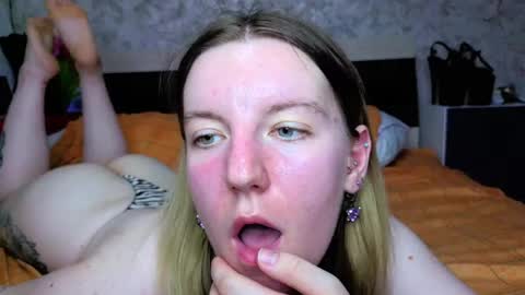 holly online show from April 21, 3:41 pm