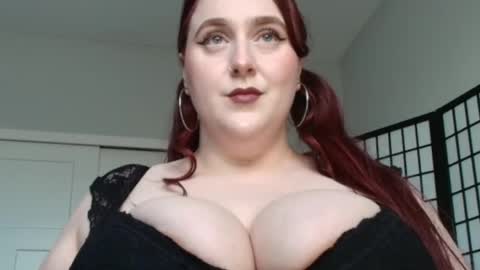 bambixxlynn online show from April 29, 10:59 pm