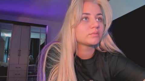 barbarasiren online show from October 12, 3:58 pm