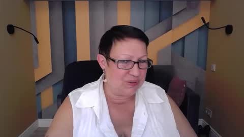 Snapshot of barbaraturners chatting on October 10, 7:08 pm barbaraturners online show from October 10, 7:08 pm