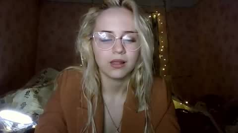 barbie___girl online show from December 22, 6:55 pm