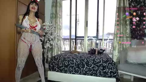 Barbiefoxx online show from December 3, 8:00 pm