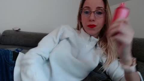 Lena online show from April 16, 4:17 pm