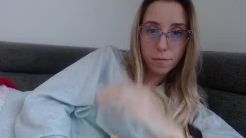 Lena online show from April 27, 4:59 pm