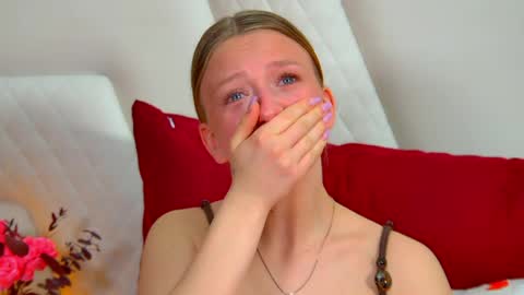 Beatrice online show from April 25, 6:38 pm