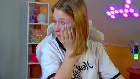 Beatrice online show from April 28, 6:34 pm