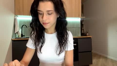 Snapshot of beatriceesmond chatting on October 11, 8:44 pm Katie online show from October 11, 8:44 pm