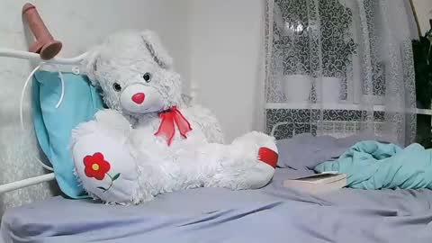 Snapshot of beatricetender chatting on January 4, 10:24 pm BeatriceTender online show from January 4, 10:24 pm