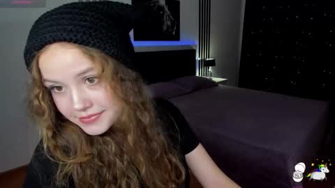 Snapshot of beatricewild chatting on October 9, 11:47 am BeatriceWild online show from October 9, 11:47 am