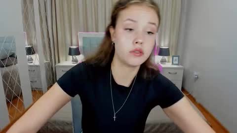 Snapshot of beatricewild chatting on October 7, 11:14 am BeatriceWild online show from October 7, 11:14 am