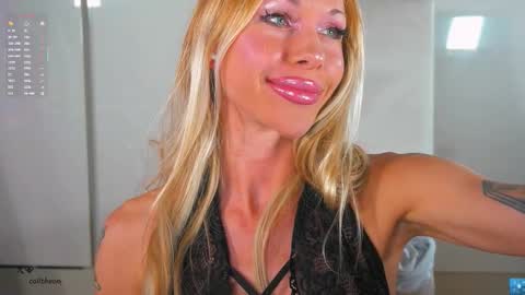 Snapshot of beatrix_rich chatting on October 17, 4:32 pm beatrix_rich online show from October 17, 4:32 pm