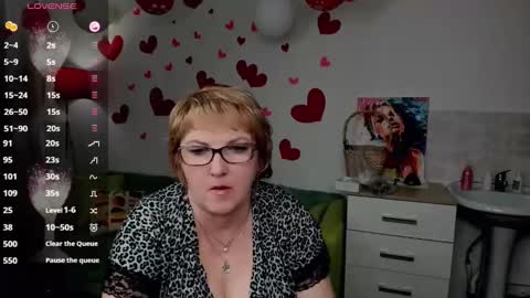 Snapshot of beautiful_lina7 chatting on February 19, 3:28 am your Lana online show from February 19, 3:28 am