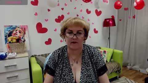 Snapshot of beautiful_lina7 chatting on February 8, 9:35 am your Lana online show from February 8, 9:35 am