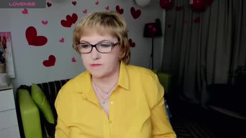 Snapshot of beautiful_lina7 chatting on February 7, 3:30 pm your Lana online show from February 7, 3:30 pm