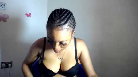 moanna online show from April 21, 1:53 am