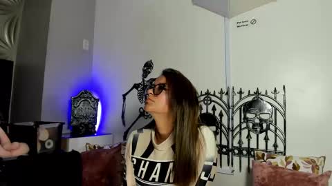 Snapshot of beautifull_wild_girl chatting on October 6, 7:07 pm maria online show from October 6, 7:07 pm