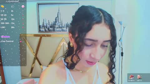 Snapshot of beautifulskinny18 chatting on January 3, 8:01 pm Shalom online show from January 3, 8:01 pm