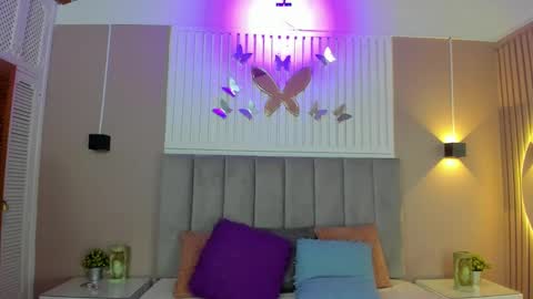 Snapshot of beauty_milf4 chatting on January 30, 9:58 pm Chantall online show from January 30, 9:58 pm