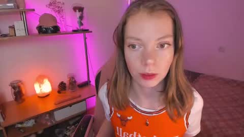 Snapshot of beautyeliise chatting on February 9, 3:01 pm Eliise online show from February 9, 3:01 pm