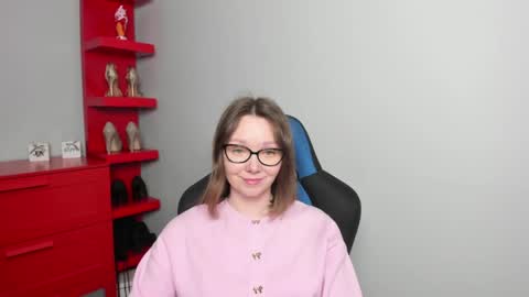 Zoe online show from March 24, 8:30 am