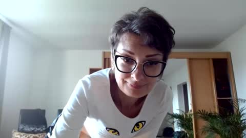 Raluca online show from July 12, 4:30 pm
