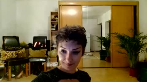 Raluca online show from June 17, 8:10 pm