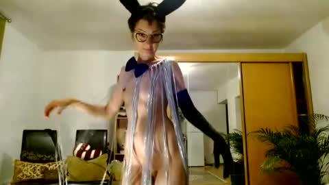Raluca online show from July 15, 8:35 pm