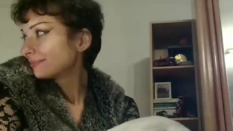 Raluca online show from November 27, 9:17 pm