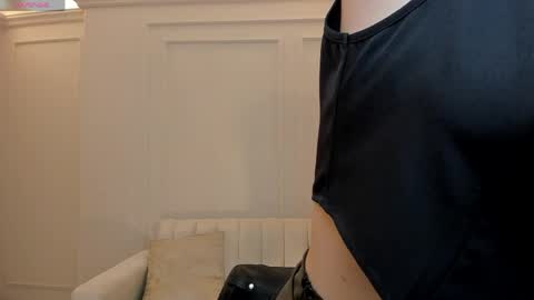 Am Becca online show from April 19, 12:05 pm