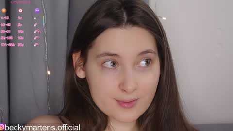 BeckyMartens come join me on    while im offline here  online show from February 3, 6:40 am