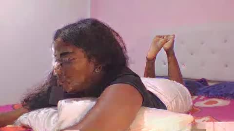 Snapshot of behla_rouseh chatting on October 31, 1:07 am Behla Rouseh online show from October 31, 1:07 am