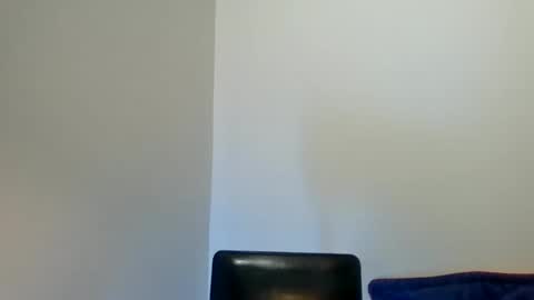 Snapshot of behla_rouseh chatting on March 1, 11:04 pm Behla Rouseh online show from March 1, 11:04 pm