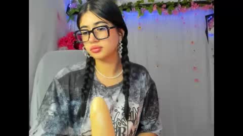 modelo independiente online show from April 22, 11:46 pm