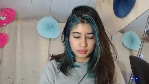 Snapshot of belinda_luna_ chatting on December 9, 12:45 am modelo independiente online show from December 9, 12:45 am