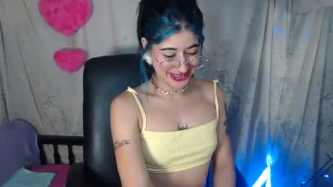 Snapshot of belinda_luna_ chatting on December 7, 1:25 am modelo independiente online show from December 7, 1:25 am
