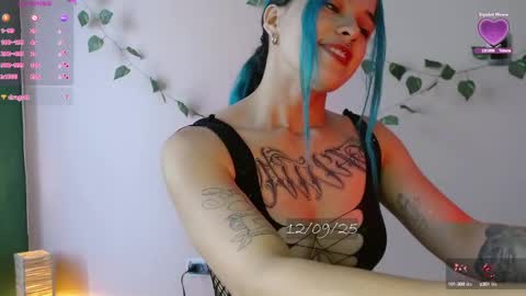 Snapshot of bell_art chatting on September 12, 6:48 pm   online show from September 12, 6:48 pm