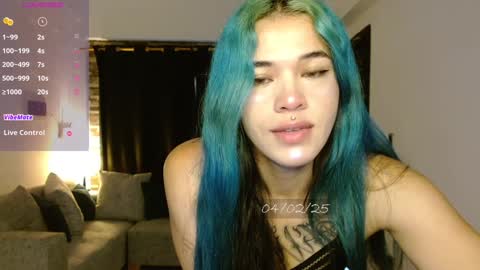 Snapshot of bell_art chatting on February 4, 12:22 pm   online show from February 4, 12:22 pm