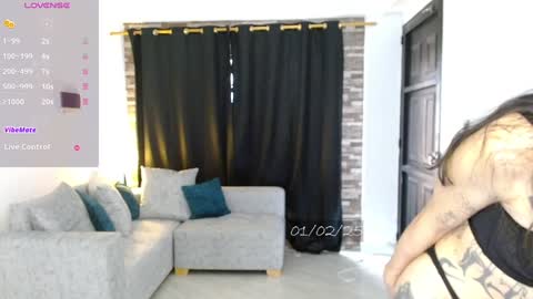 Snapshot of bell_art chatting on February 1, 3:39 pm   online show from February 1, 3:39 pm